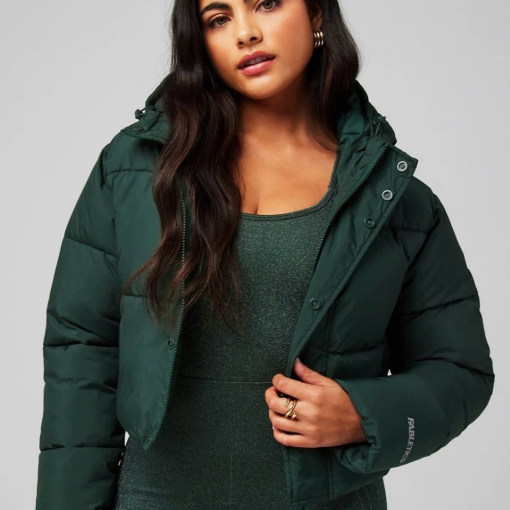 Essential Cropped Hooded Puffer